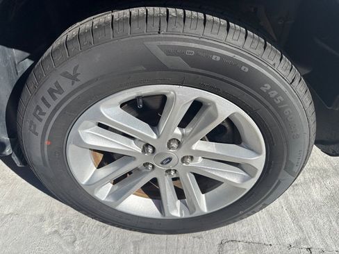 Used 2017 Ford Explorer XLT w/ Equipment Group 202A FWD image 9