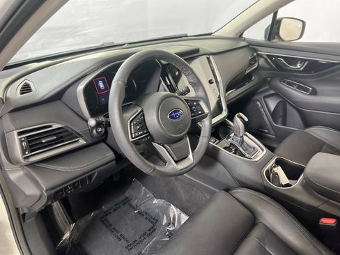 Used 2023 Subaru Outback Touring AWD/4WD image 9