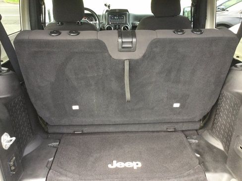 Used 2016 Jeep Wrangler Sport AWD/4WD image 13