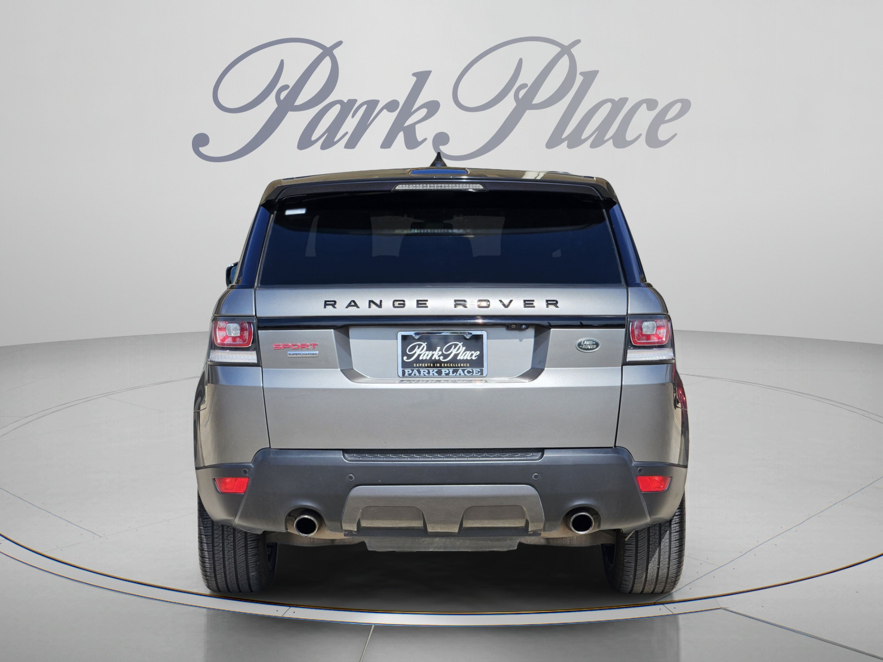 Used 2017 Land Rover Range Rover Sport Supercharged AWD/4WD image 4
