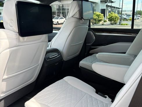 Used 2026 Cadillac Escalade Platinum Sport w/ LPO, ONYX Package AWD/4WD image 7