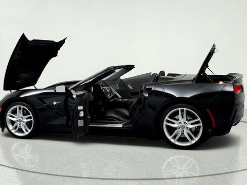 Used 2016 Chevrolet Corvette Stingray Convertible w/ 2LT Preferred Equipment Group RWD image 10