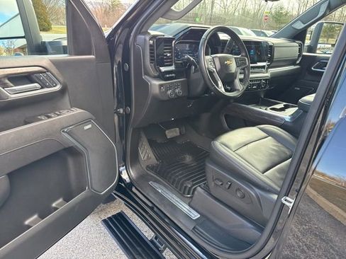 Used 2025 Chevrolet Silverado 2500 LTZ w/ LTZ Premium Package image 73