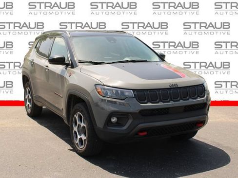 Used 2022 Jeep Compass Trailhawk w/ Trailhawk Convenience Group AWD/4WD image 1