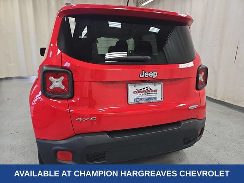 Used 2015 Jeep Renegade Latitude w/ Cold Weather Group AWD/4WD image 40