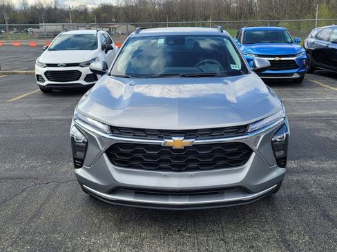 Used 2026 Chevrolet Trax LT image 1