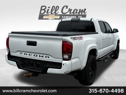 Used 2017 Toyota Tacoma SR5 AWD/4WD image 15