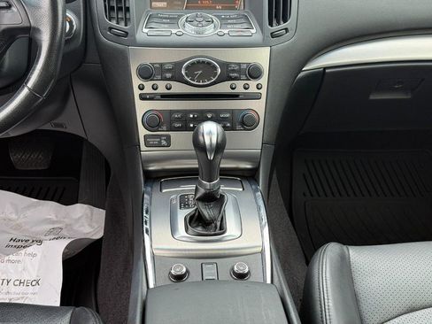 Used 2011 INFINITI G37 x Sedan w/ Premium Pkg image 16