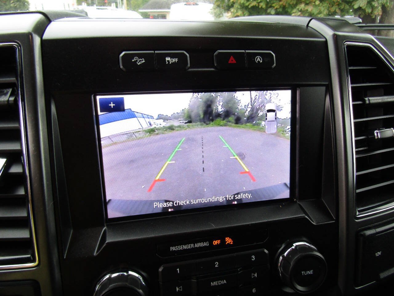 Used 2019 Ford F150 XLT w/ Equipment Group 302A Luxury AWD/4WD image 13