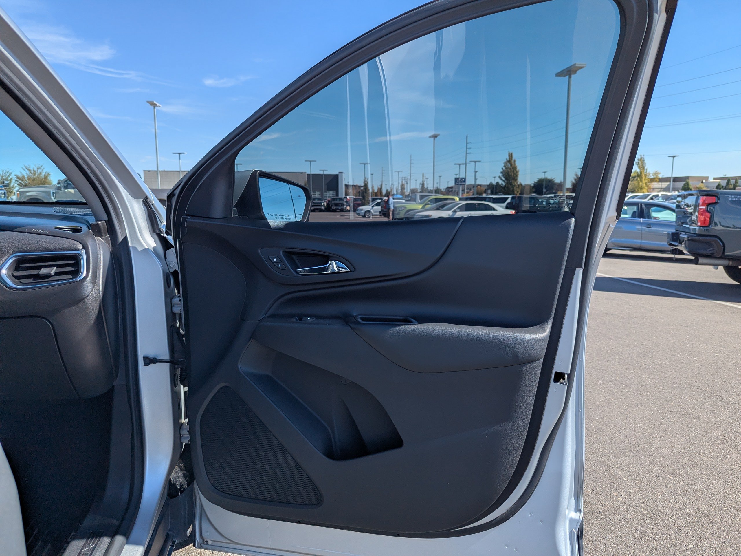 Used 2019 Chevrolet Equinox LT FWD image 39