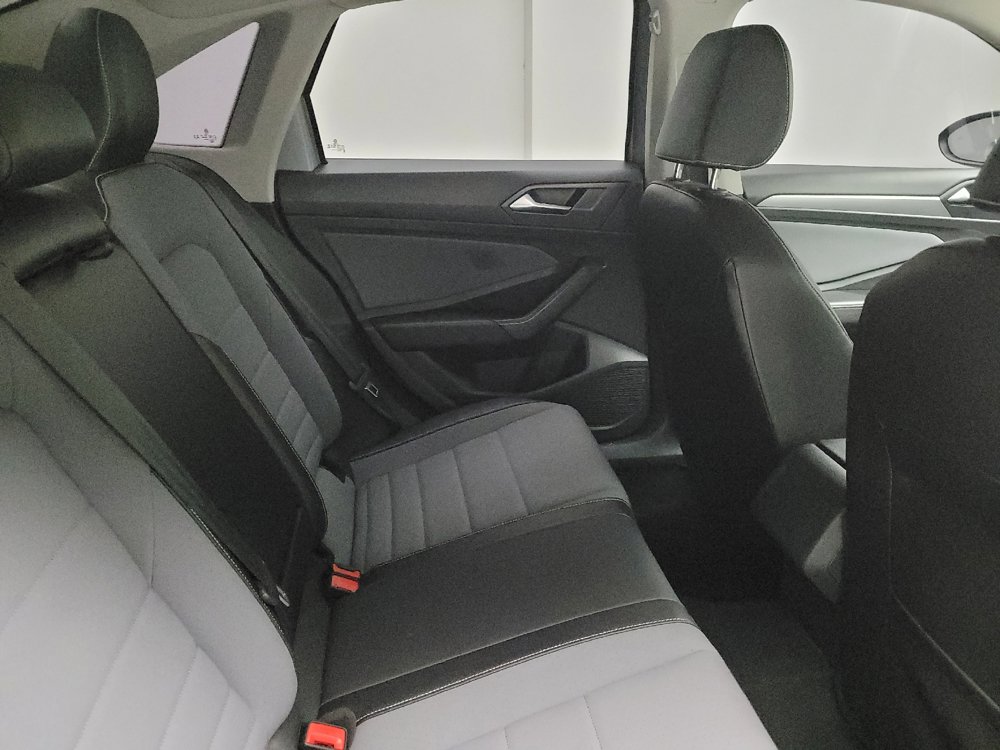 Used 2025 Volkswagen Jetta SE FWD image 19