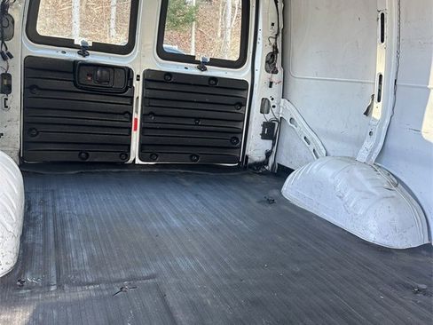 Used 2013 GMC Savana 2500 w/ Cold Climate Package image 22