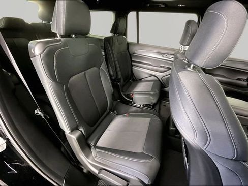 New 2026 Jeep Grand Cherokee L Laredo AWD/4WD image 11