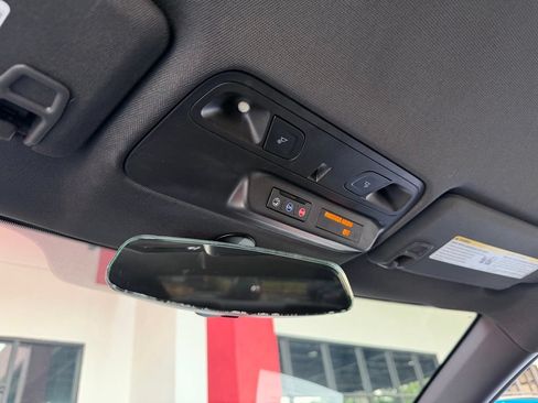 Used 2022 Chevrolet Camaro LT RWD image 26