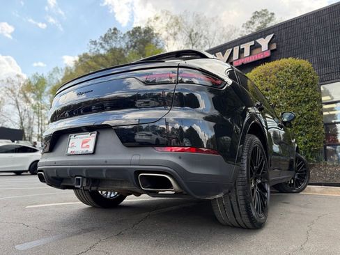 Used 2021 Porsche Cayenne Coupe image 13