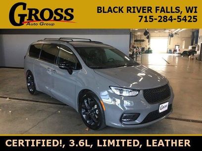 Certified 2025 Chrysler Pacifica Limited