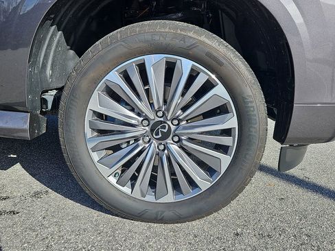 Used 2025 INFINITI QX80 Luxe image 8