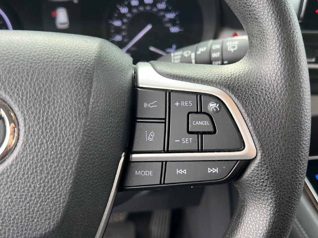 Certified 2021 Toyota Sienna LE FWD image 23