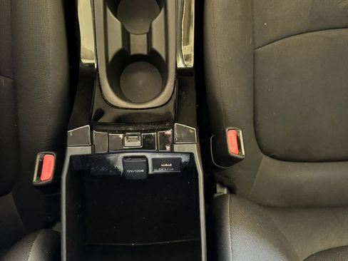 Used 2020 Toyota Corolla LE FWD image 15