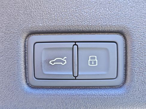 New 2025 Audi SQ5 Premium Plus image 16