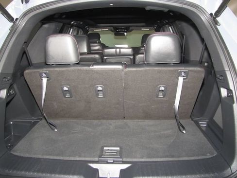 Certified 2025 Honda Pilot Black Edition image 18