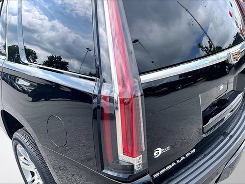 Used 2015 Cadillac Escalade Premium AWD/4WD image 32