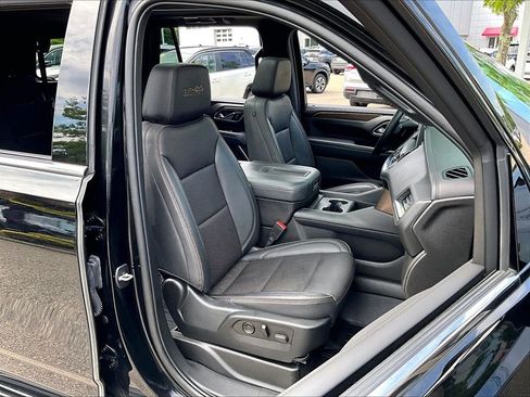 Used 2023 Chevrolet Tahoe High Country AWD/4WD image 11