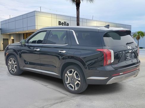 Used 2024 Hyundai Palisade SEL w/ Premium Package FWD image 3
