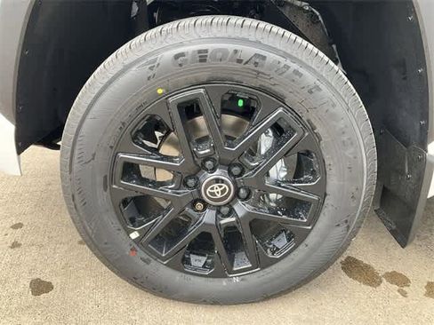 Used 2025 Toyota Tundra Limited image 12