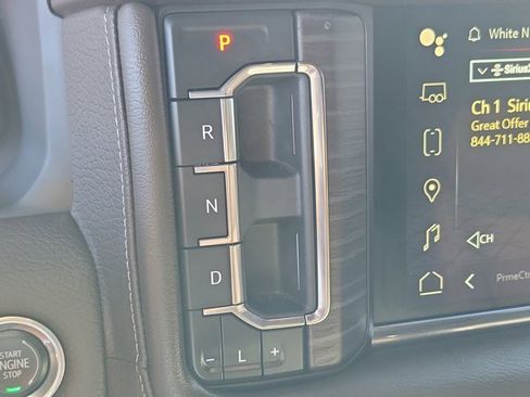 Used 2023 GMC Yukon Denali image 32