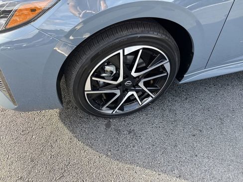 New 2025 Nissan Sentra SR w/ SR Premium Package FWD image 7