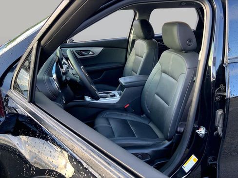 Used 2024 Chevrolet Blazer LT FWD image 8