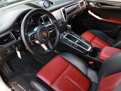 Used 2017 Porsche Macan AWD/4WD image 6