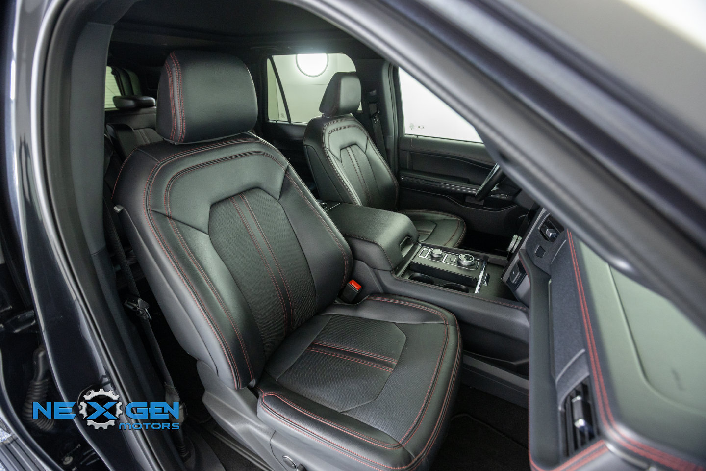 Used 2024 Ford Expedition Limited AWD/4WD image 46