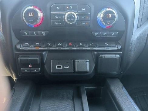 Used 2021 GMC Sierra 1500 SLT AWD/4WD image 21