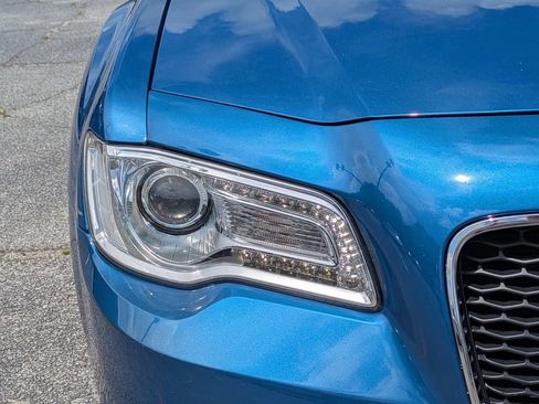 Used 2022 Chrysler 300 Touring RWD image 9