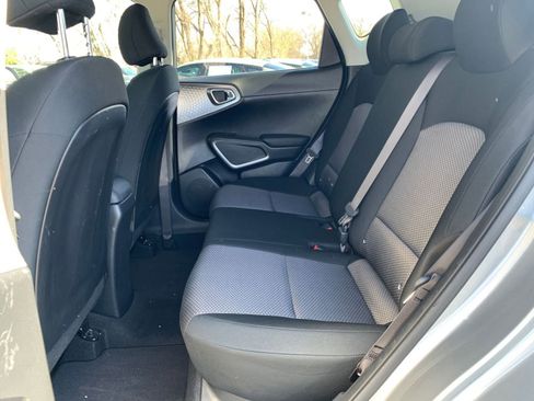 Used 2025 Kia Soul LX w/ LX Technology Package image 23