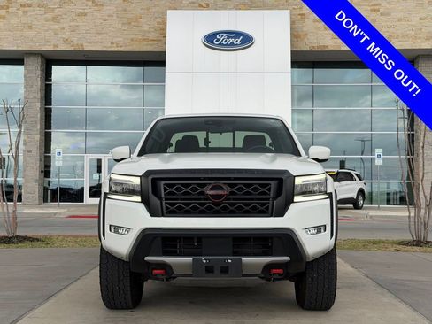 Used 2023 Nissan Frontier PRO-4X w/ Technology Package image 2