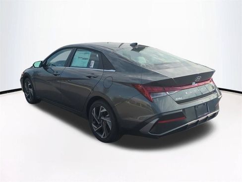 New 2026 Hyundai Elantra Limited FWD image 7