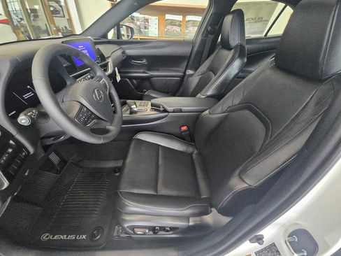 New 2026 Lexus UX 300h AWD image 24