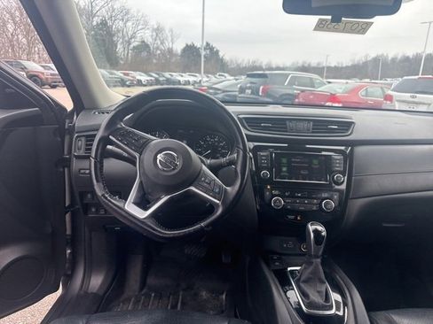 Used 2020 Nissan Rogue SV w/ Premium Package image 8