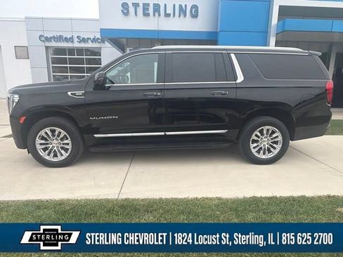 Used 2023 GMC Yukon XL SLT w/ SLT Premium Package AWD/4WD image 2