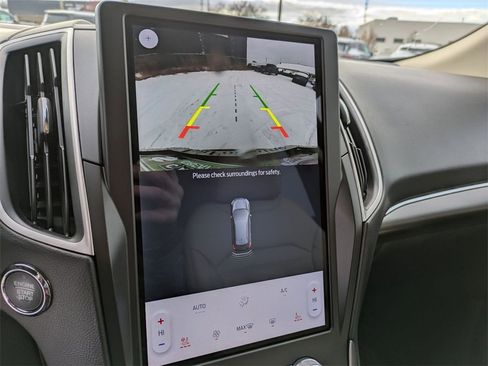 Used 2022 Ford Edge SEL w/ Convenience Package image 24