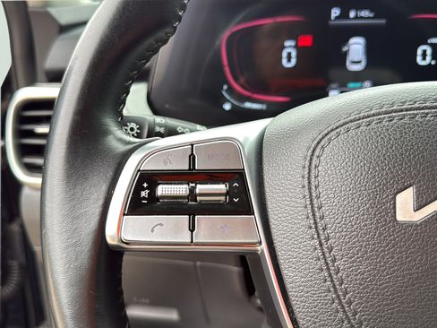 Used 2025 Kia Telluride S FWD image 25