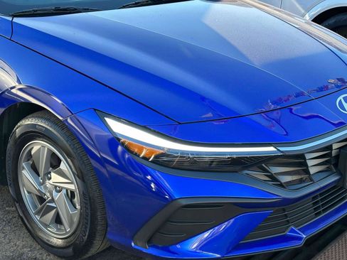 Used 2024 Hyundai Elantra SE image 7