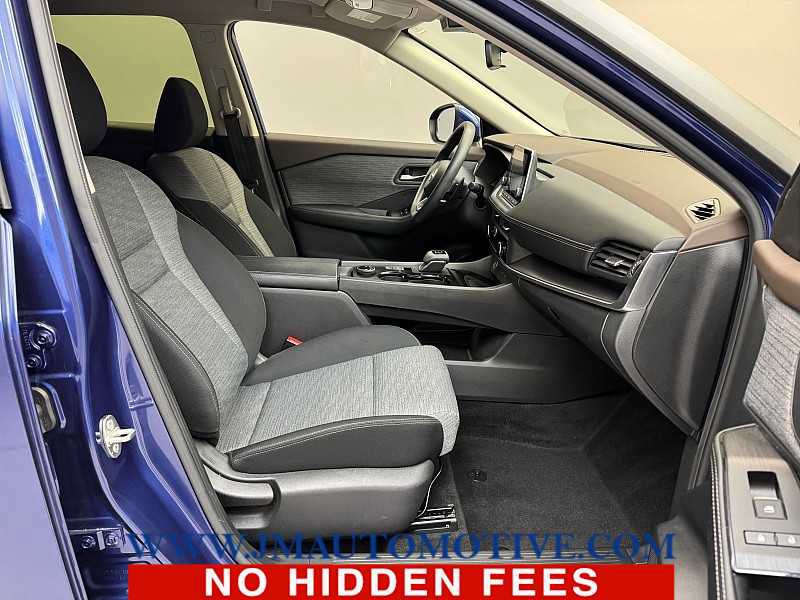 Used 2023 Nissan Rogue SV AWD/4WD image 19