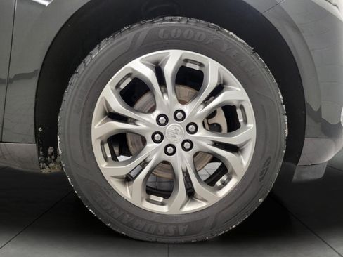 Used 2018 Buick Enclave Avenir w/ Avenir Technology Package image 3