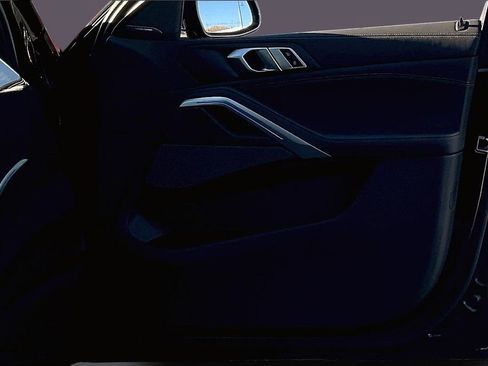 Used 2025 BMW X6 xDrive40i w/ Climate Comfort Package image 27