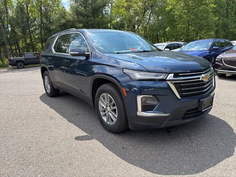 Used 2023 Chevrolet Traverse LT FWD image 3