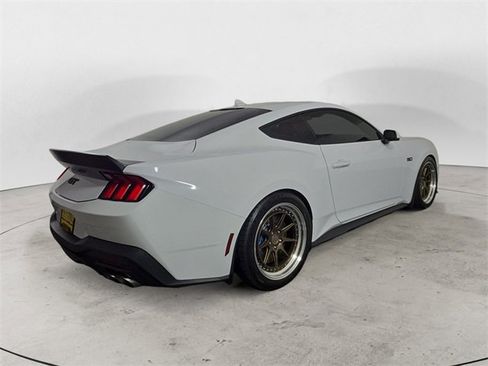 Used 2024 Ford Mustang GT Premium image 5